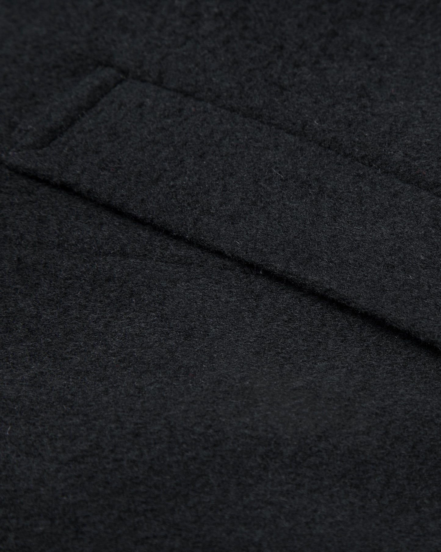 Langer Mantel aus schwarzem Wollkaschmir