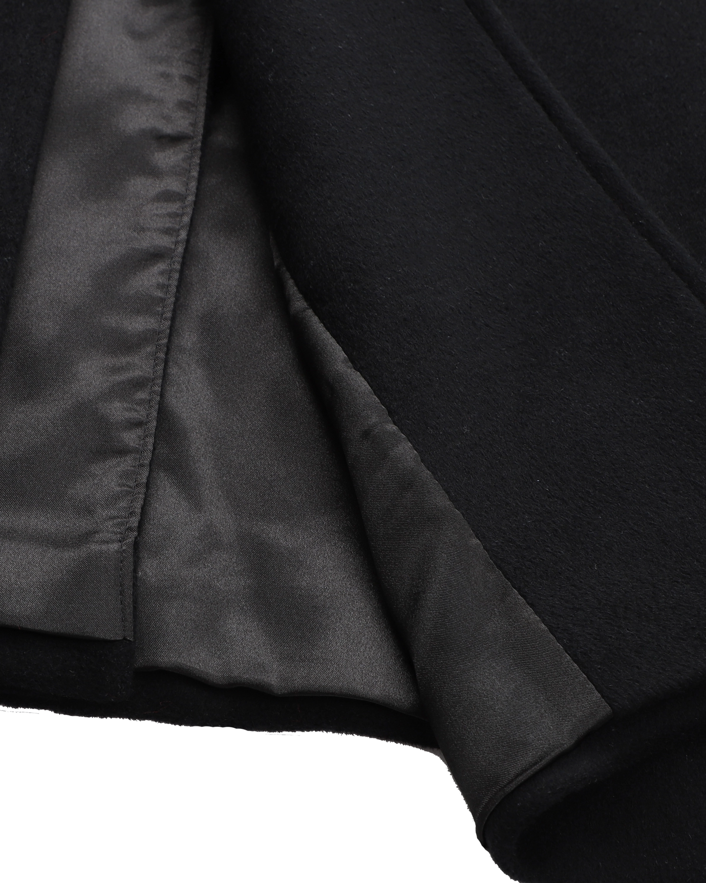 Pardessus discret en laine et cachemire noir avec doublure noire